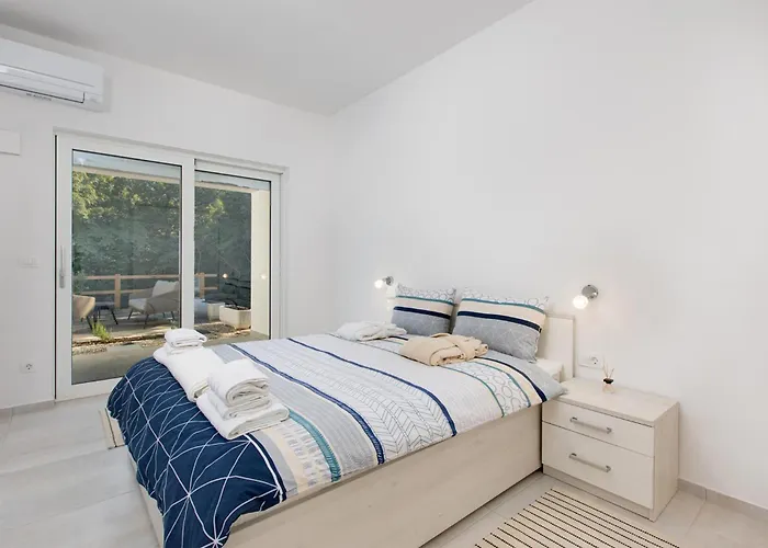 Nyaraló 2 Bedroom Pet Friendly In Zestilac Gostinjac