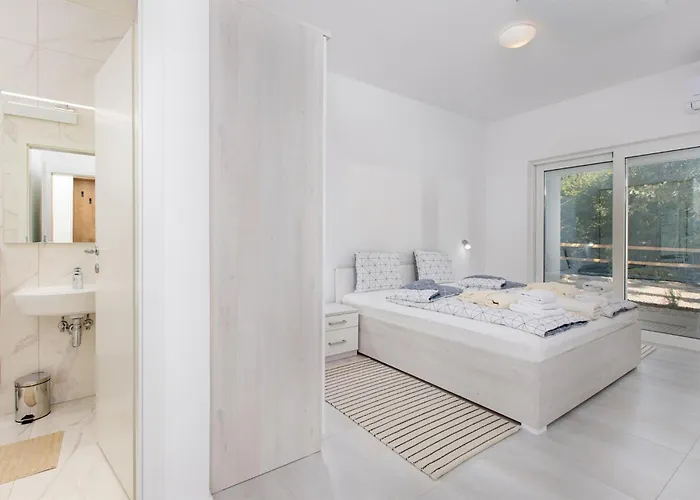 2 Bedroom Pet Friendly In Zestilac Nyaraló *