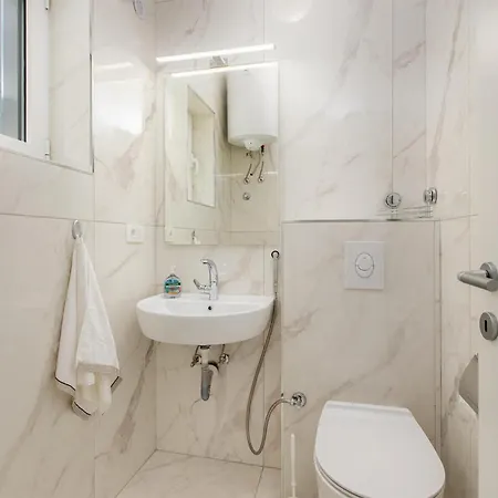 2 Bedroom Pet Friendly In Zestilac Ferienhaus