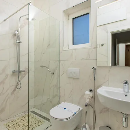 2 Bedroom Pet Friendly In Zestilac Ferienhaus