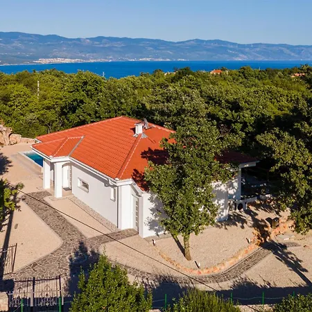 2 Bedroom Pet Friendly In Zestilac
