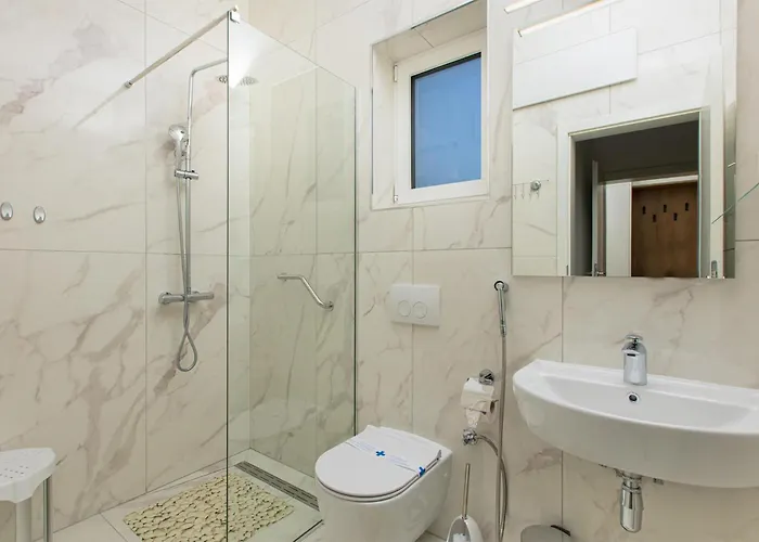 2 Bedroom Pet Friendly In Zestilac 펜션