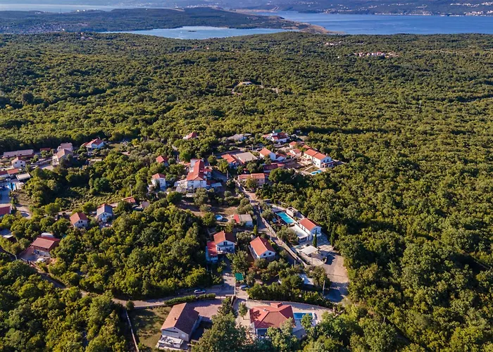 2 Bedroom Pet Friendly In Zestilac Gostinjac